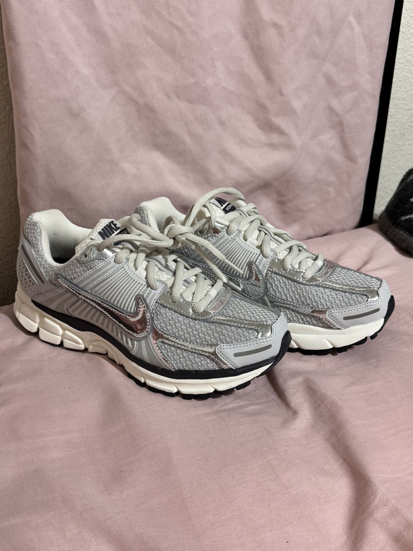 Nike Vomero 5 Women’s Size 9