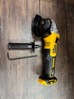 Dewalt 20V MAX XR Cordless Brushless 4.5 in. Slide Switch Small Angle Grinder with Kickback Brake (Tool Only