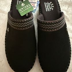 New With Tags Bob’s From Sketchers Memory Foam Shoes 