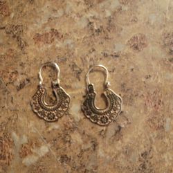 14kt gold earrings  1.7 grams