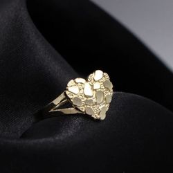 10 K Gold Heart Shaped Ring 