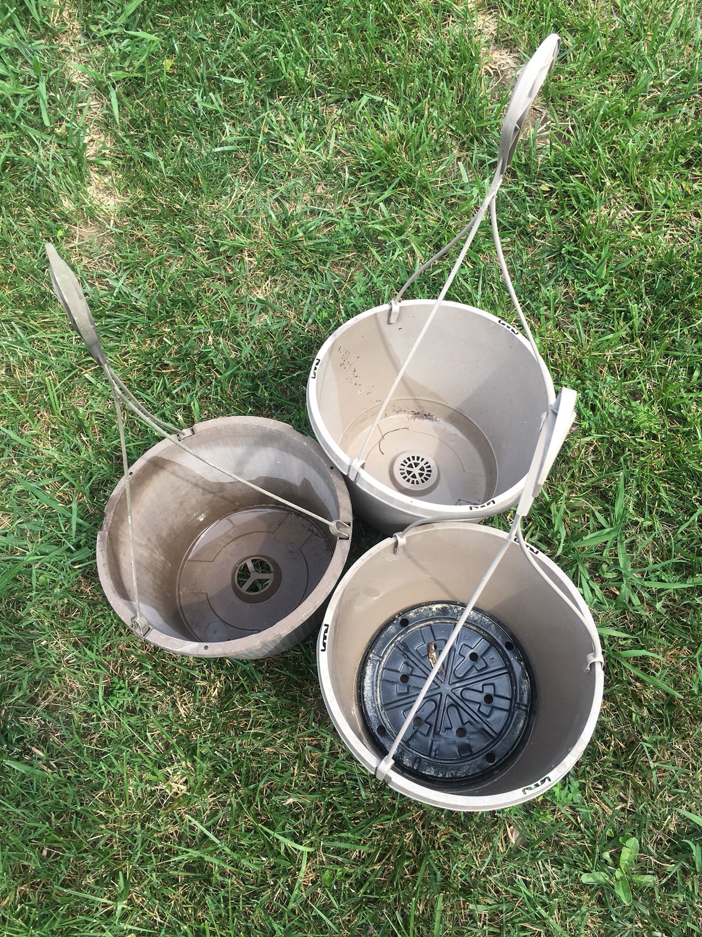 Hanging plant pots