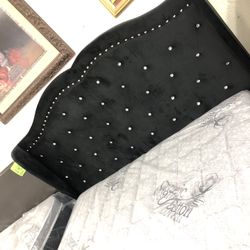 New Queen Size Bed With New Mattress And Boxspring Included 