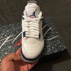 Air Jordan 4 Retro