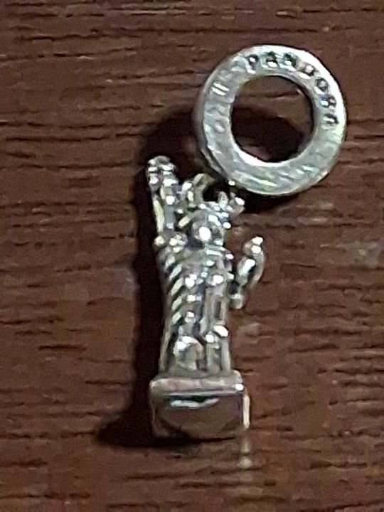 PANDORA AUTHENTIC BRAND NEW STERLING SILVER SOLID STATUE OF LIBERTY DANGLE CHARM