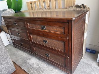 Wooden 6-Draw Dresser