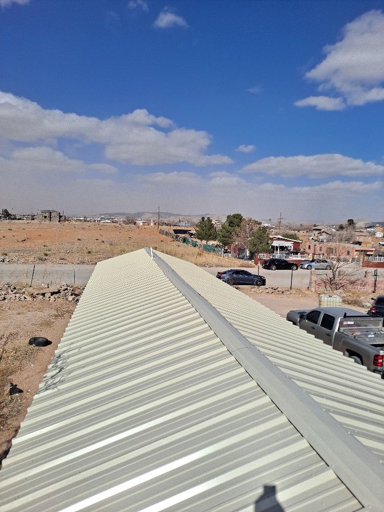 Techos De Metal Y Enrejados