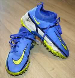 Nike Phantom GT Turf shoes