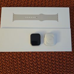 Apple Watch 7 With New Sport Band