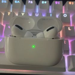airpods pro used 1st gen lightning