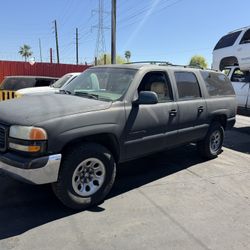 2001 YUKON XL FOR PART OUT 