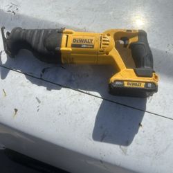 DeWalt Sawzall With Battery 