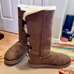 UGG BAILEY BOW  TALL!