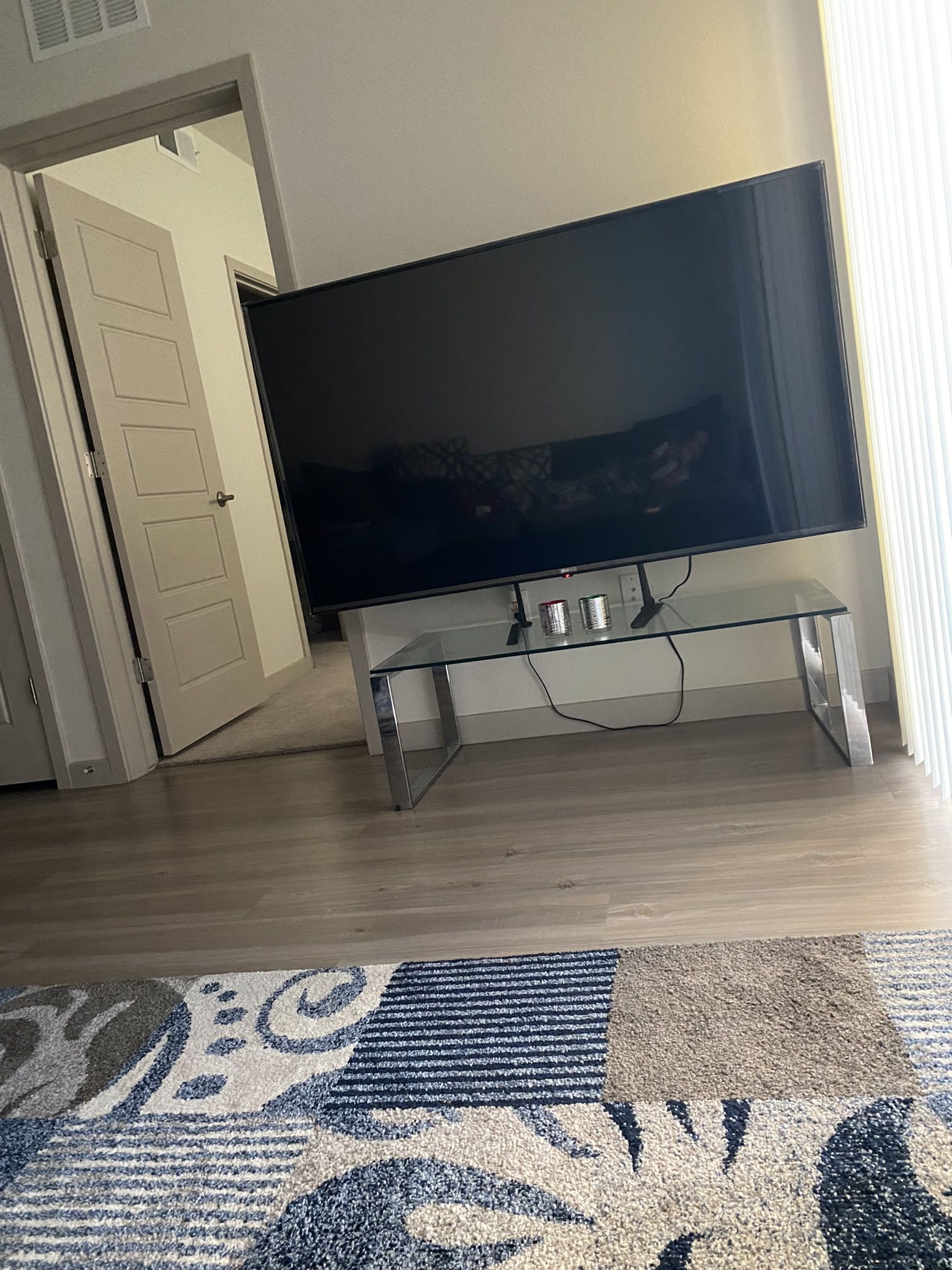 LG 65 inches 