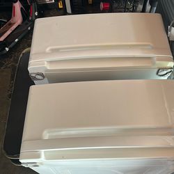 Washer and dryer with Pedal stools