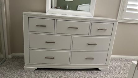 7 draw dresser with mirror