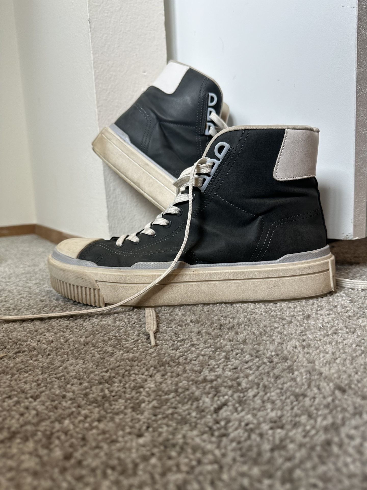 Zara Converse Size 11
