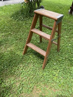 2 Foot Step Ladder / Plant Stand