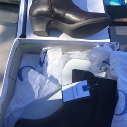 Brand New Ladies Leather Boots With Tags Size 10 Only $50