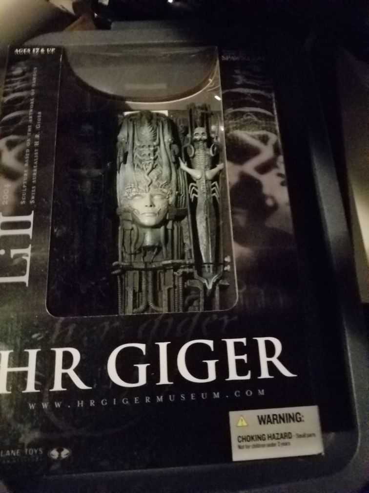 H.R. Giger LI 2 limited edition sculpture made by Mcfarlane toys