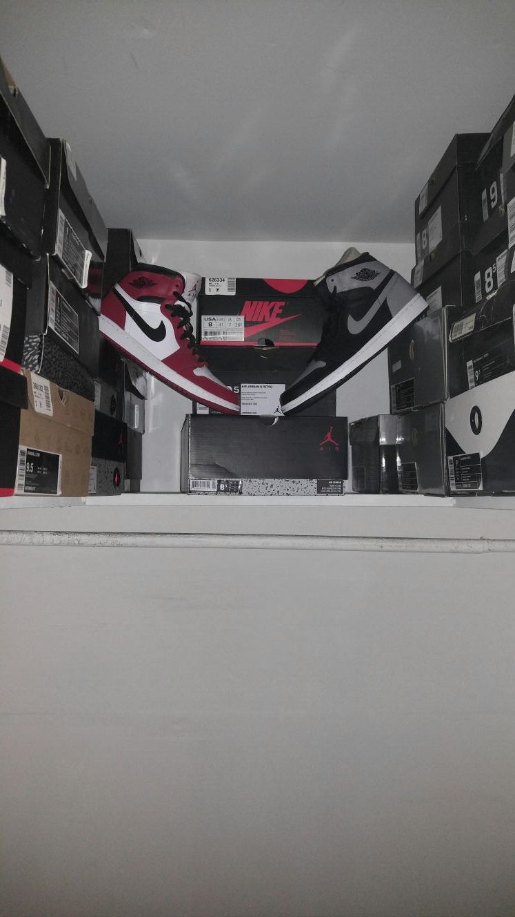 Air Jordan 1 Retro High OG Chicago and Shadow