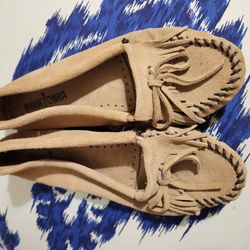 minnetonka suede moccasins