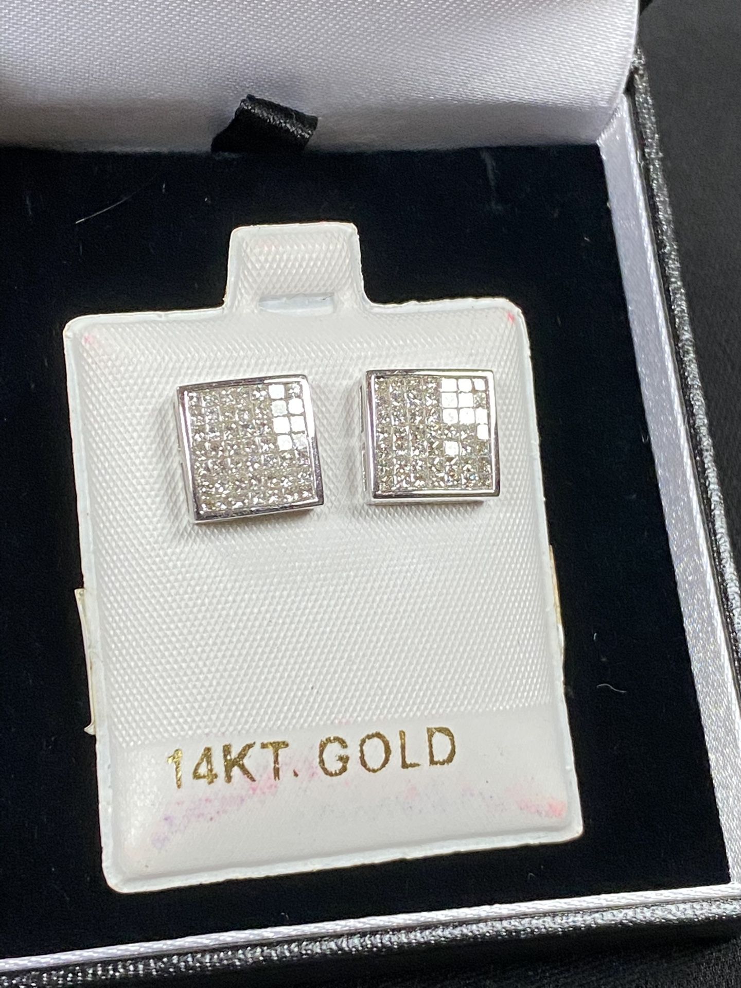 14KT GOLD DIAMOND EARRINGS