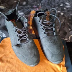 OAKLEY  SNEAKER /SHOE WORE FEW TIME EXCELLENT CONDITION,CARBON SHADOW,GRAIN NUBUCK LEATHER TRAINER 