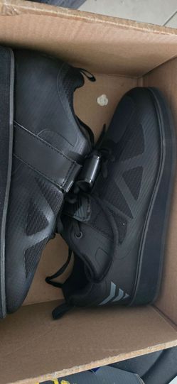 CORE Weightlifting Shoes - Squat Shoes for Powerlifting, Deadlifting, Crosstraining, Olympic Lifting and Gym - Men and Women - Strap and Lace-Up Desig
