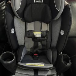 Gold Revolve 360 Convertible Carseat 