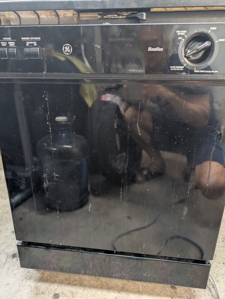 Free Dishwasher - Working Condition