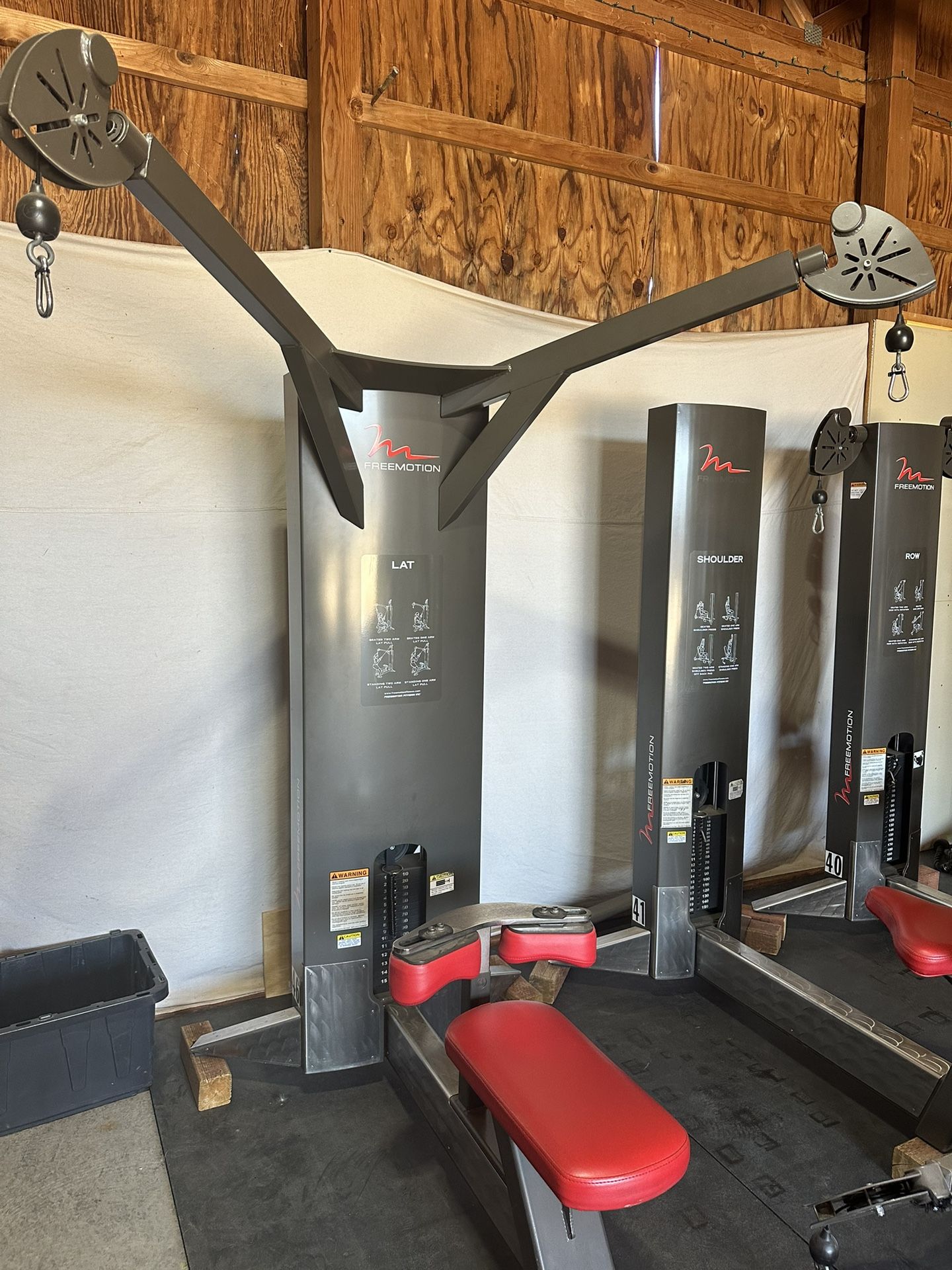 Commercial Gym Equipment-FreeMotion