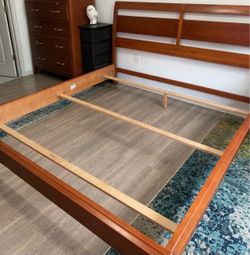 Kind bed frame and headboard