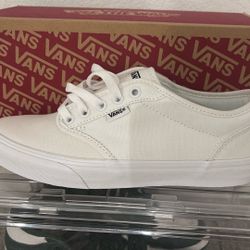 Women’s Vans Size 8 New In Box $40
