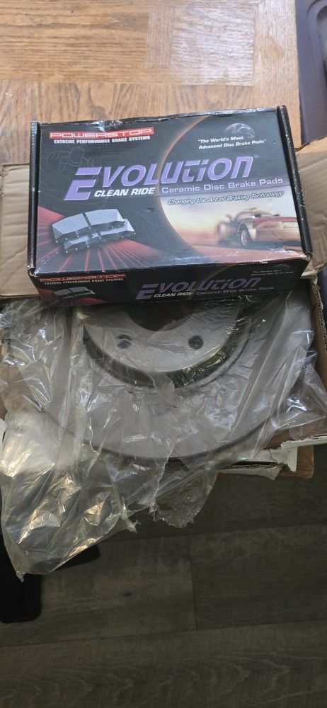 13-17 Tuscon Front Ceramic Brake Pads and Rotors