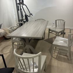 Dinning Room table and 6 chairs