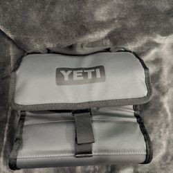 Yeti Daytrip Lunch Box