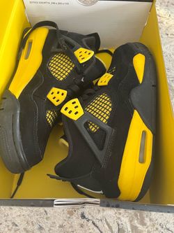 Jordan 4 size 4