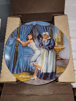 Gone With The Wind (Mammy Lacing Scarlett) Plate