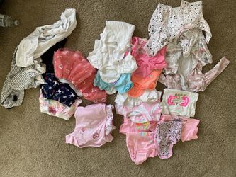 Baby girl clothes size 0-3 mo