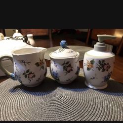 Princess house cremera ,azucarera y jabonera las tres por $35