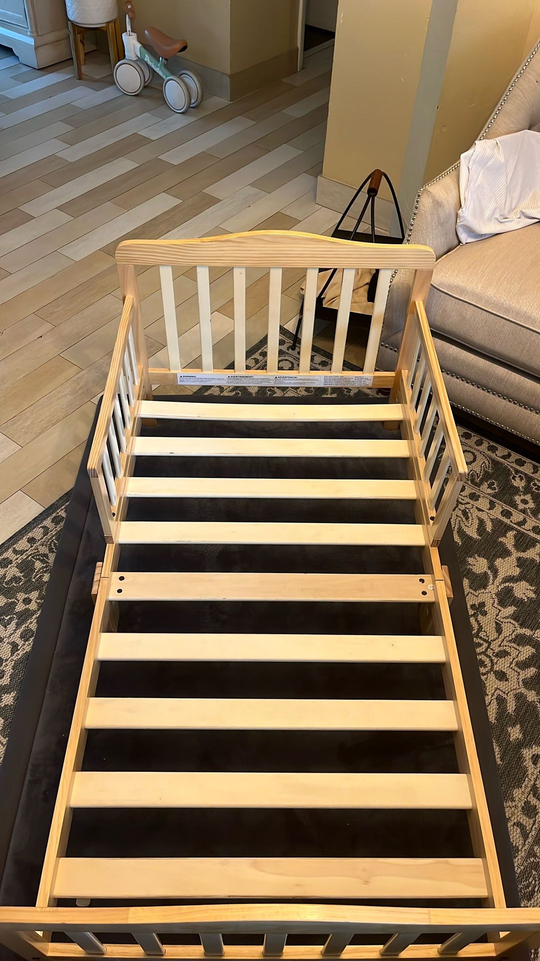 Toddler Bed in Pine