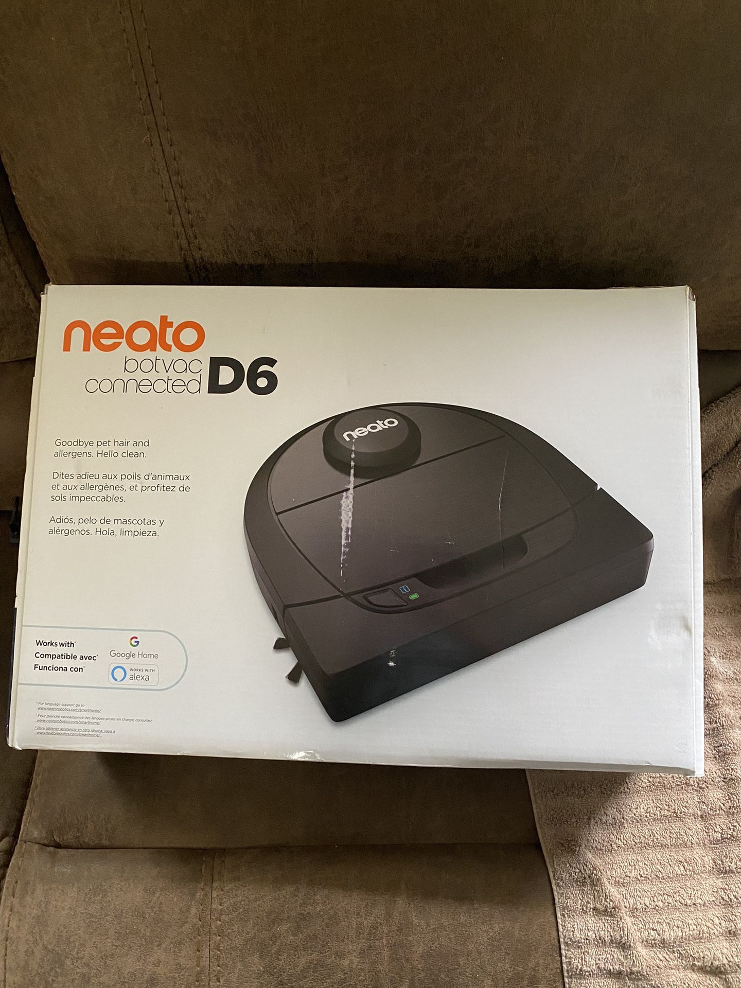 Neato Robotics D6 Connected Laser Guided Robot Vacuum for Pet Hair, Works with Amazon Alexa, Black