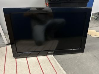 32" Toshiba Flatscreen TV