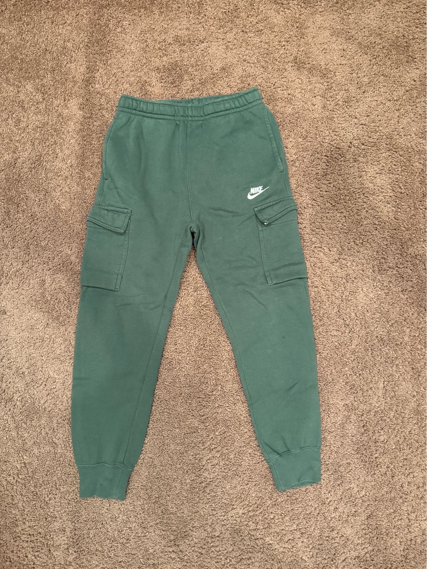 Nike Cargo Fleece Pants: Green, XS