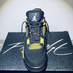 Mens (Size 11) Jordan 4 Retro Thunder (2023) 