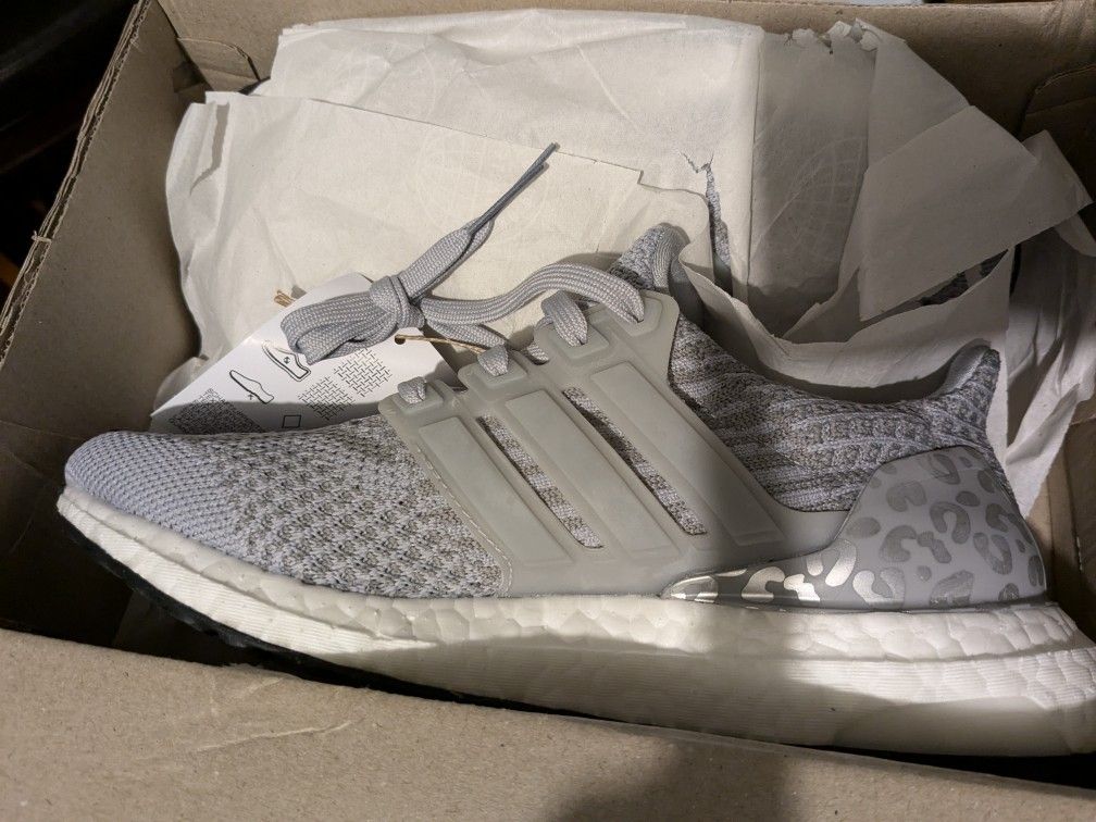 Women's Adidas Ultra Boost 5.0 DNA
