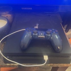 PS4 Slim 1 TB
