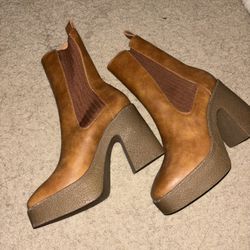 Women Boots Size 6 New
