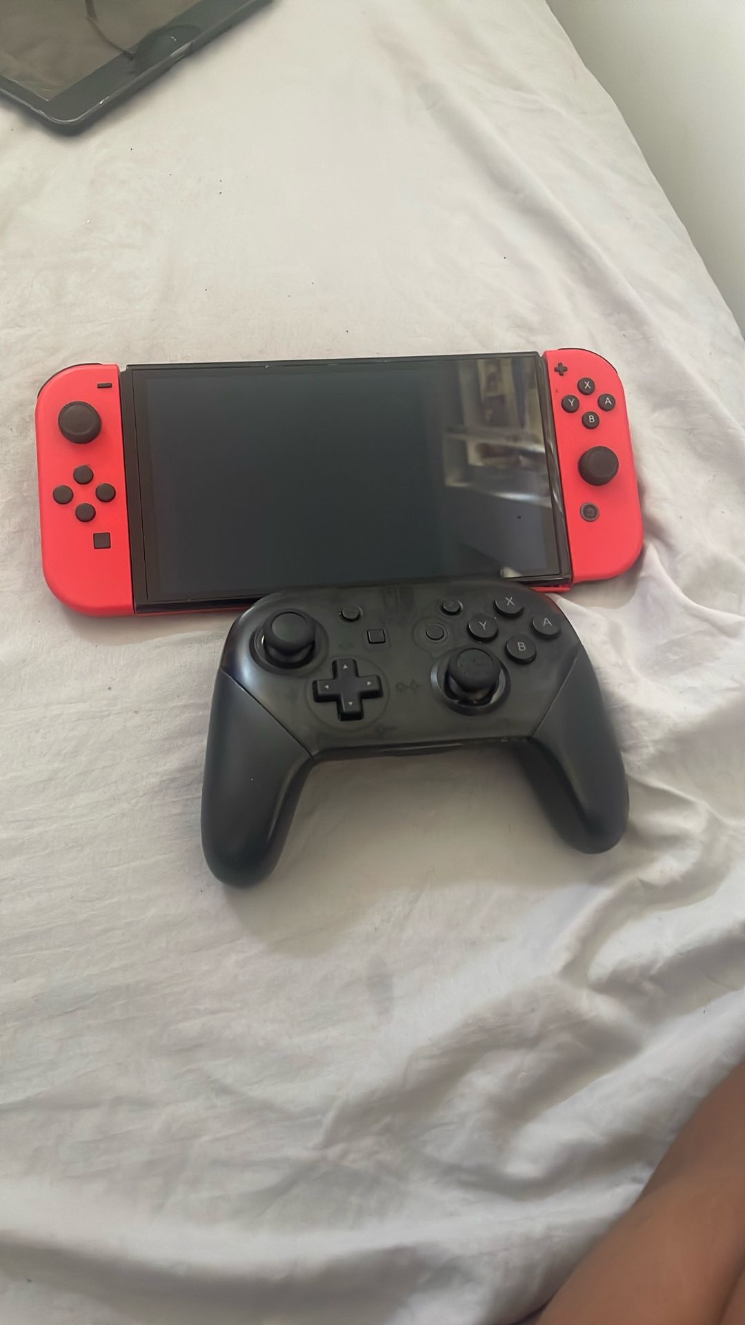 Selling Nintendo Oled With Pro Controller